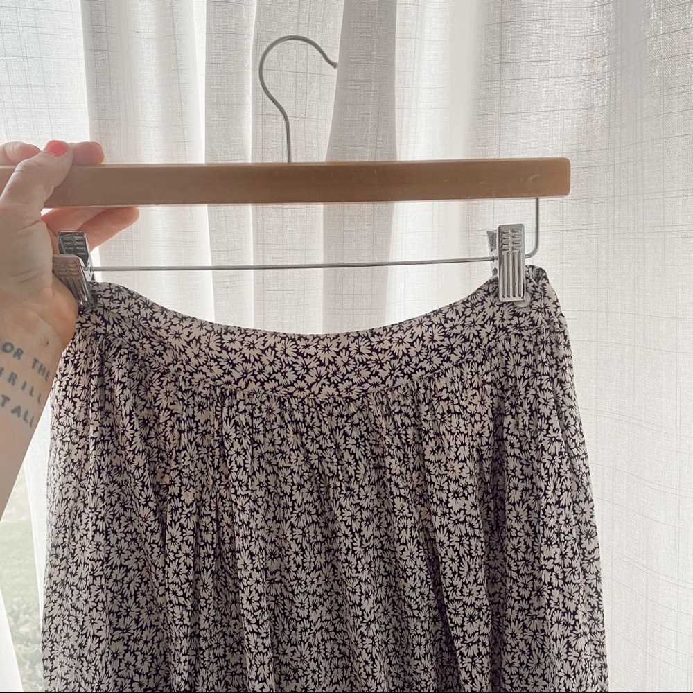 VINTAGE ditsy floral silk wrap midi skirt - Picture 4 of 8
